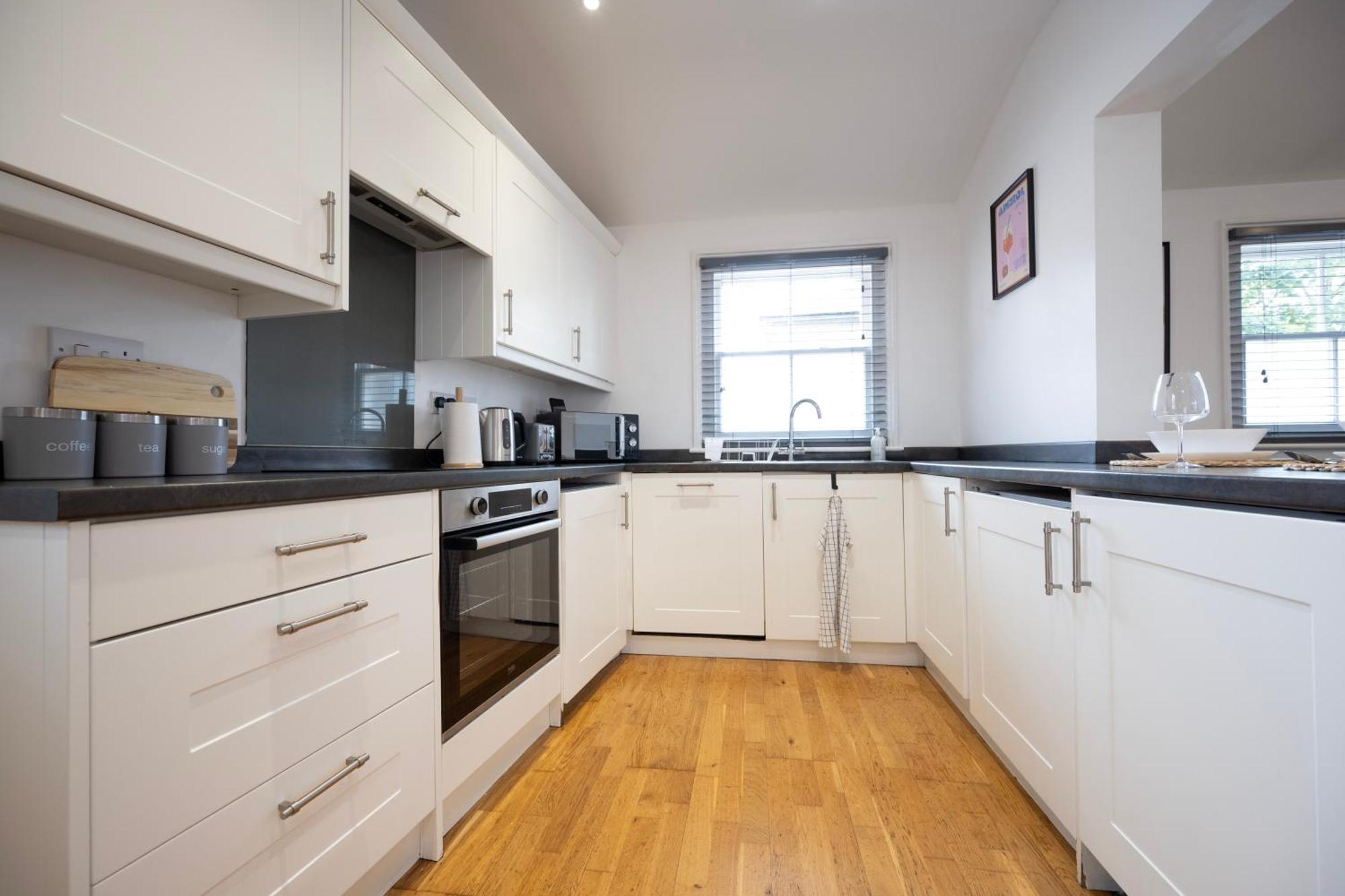 3-Bedroom Charming Central House Canterbury Exterior photo
