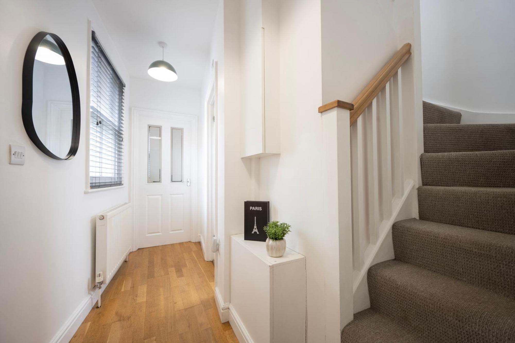 3-Bedroom Charming Central House Canterbury Exterior photo